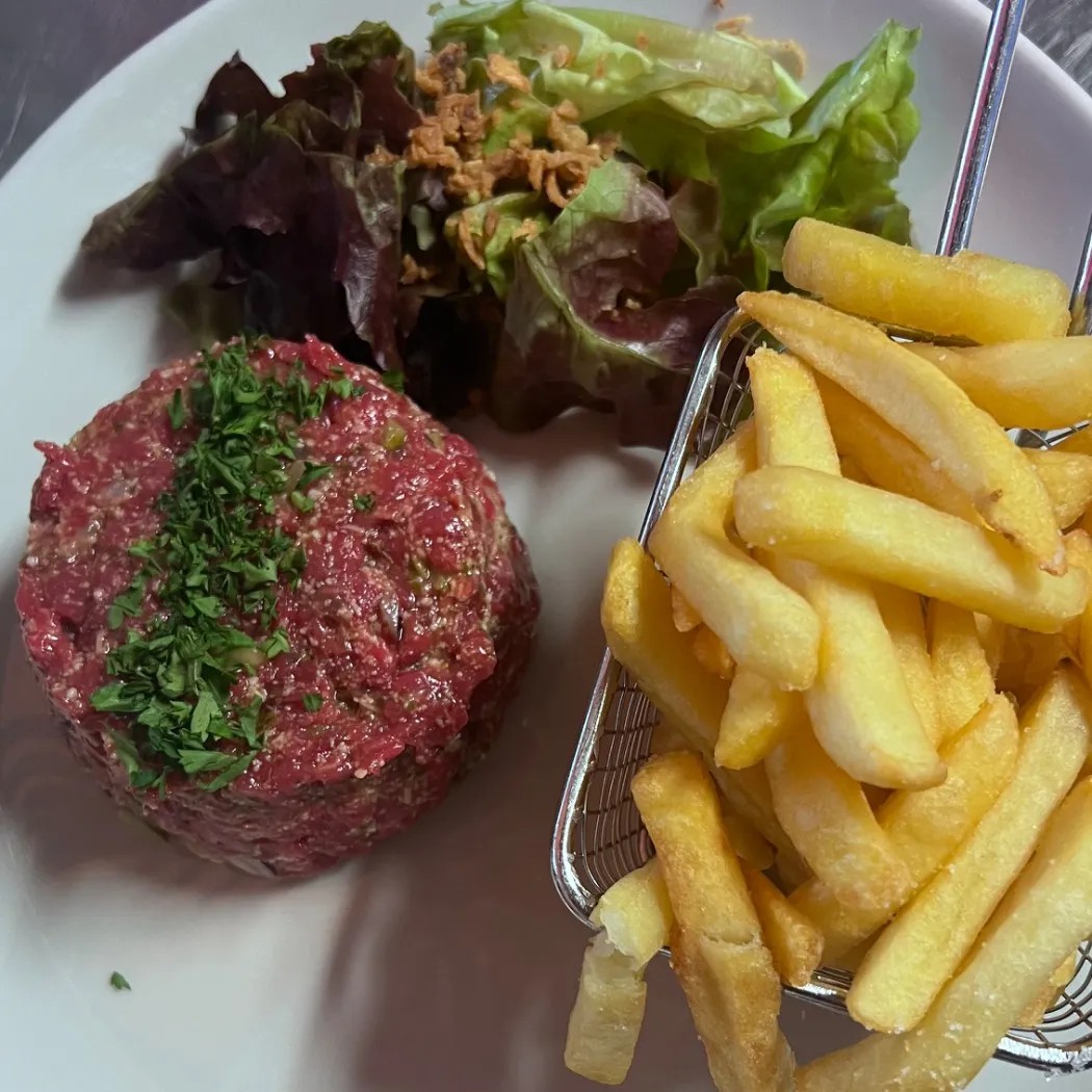 Image alt description