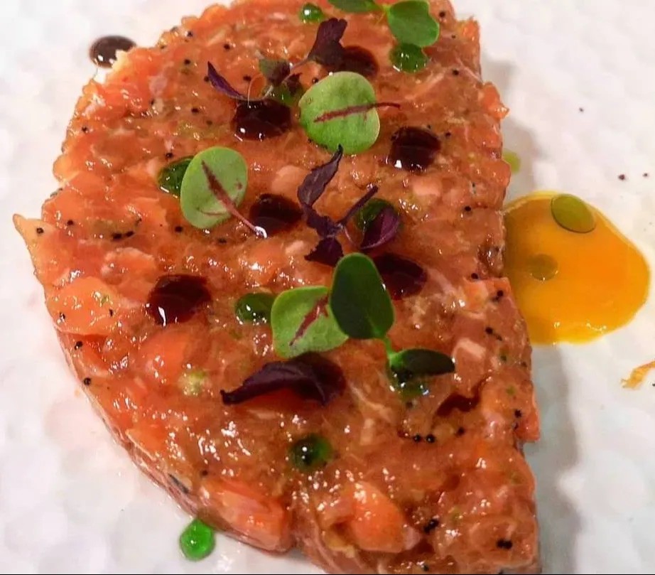 Image alt description