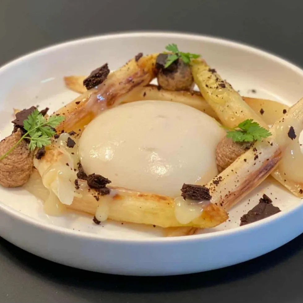 Image alt description