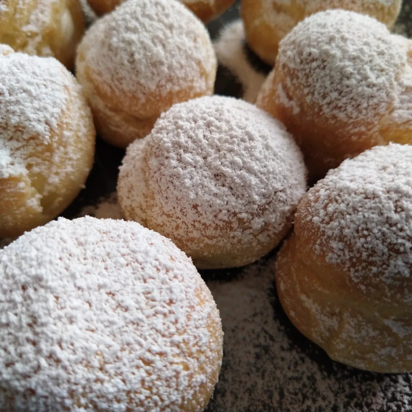 Image alt description