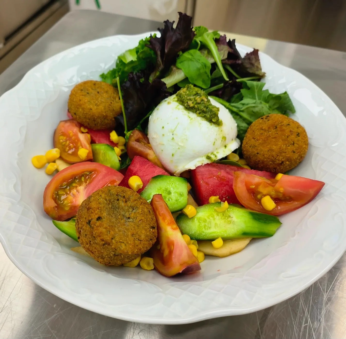 Image alt description