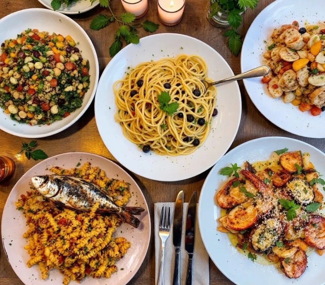 Image alt description