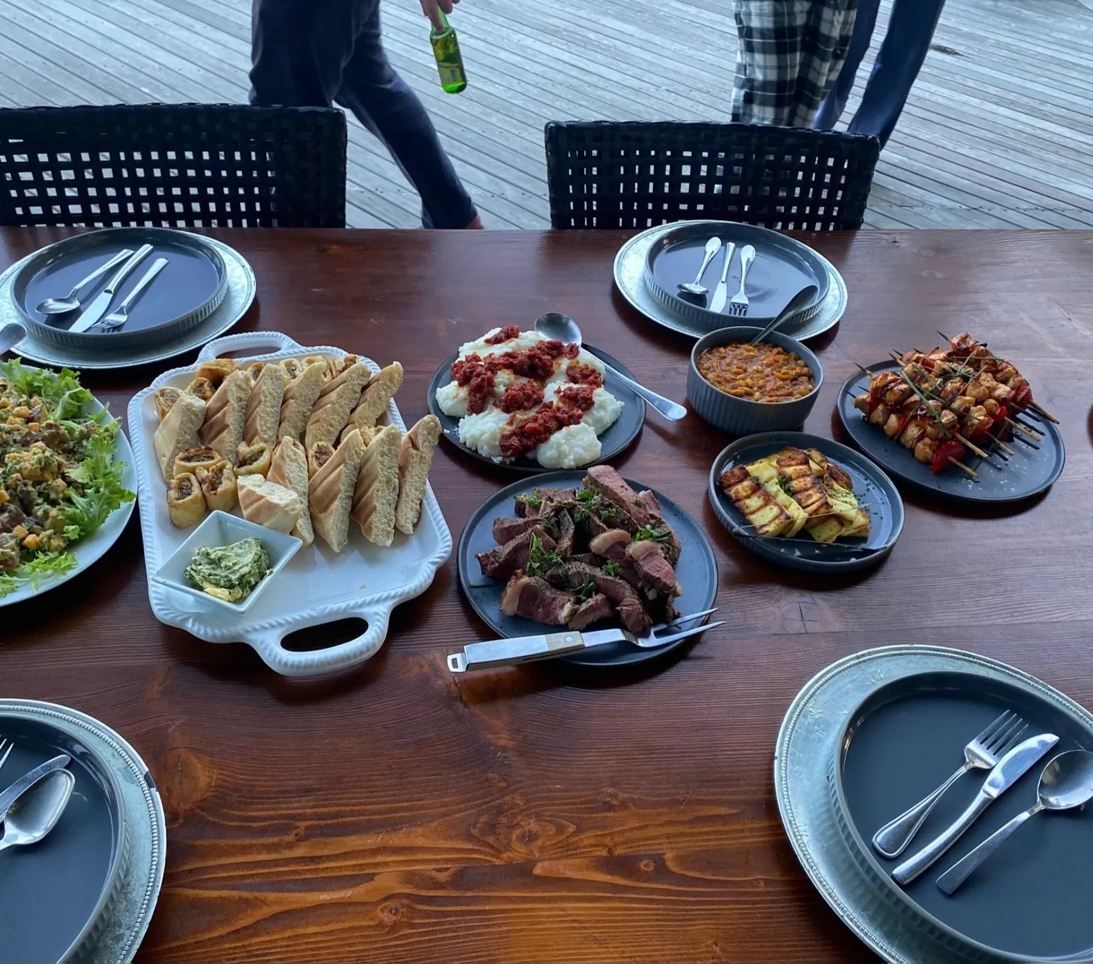 Image alt description