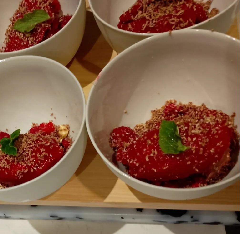 Image alt description