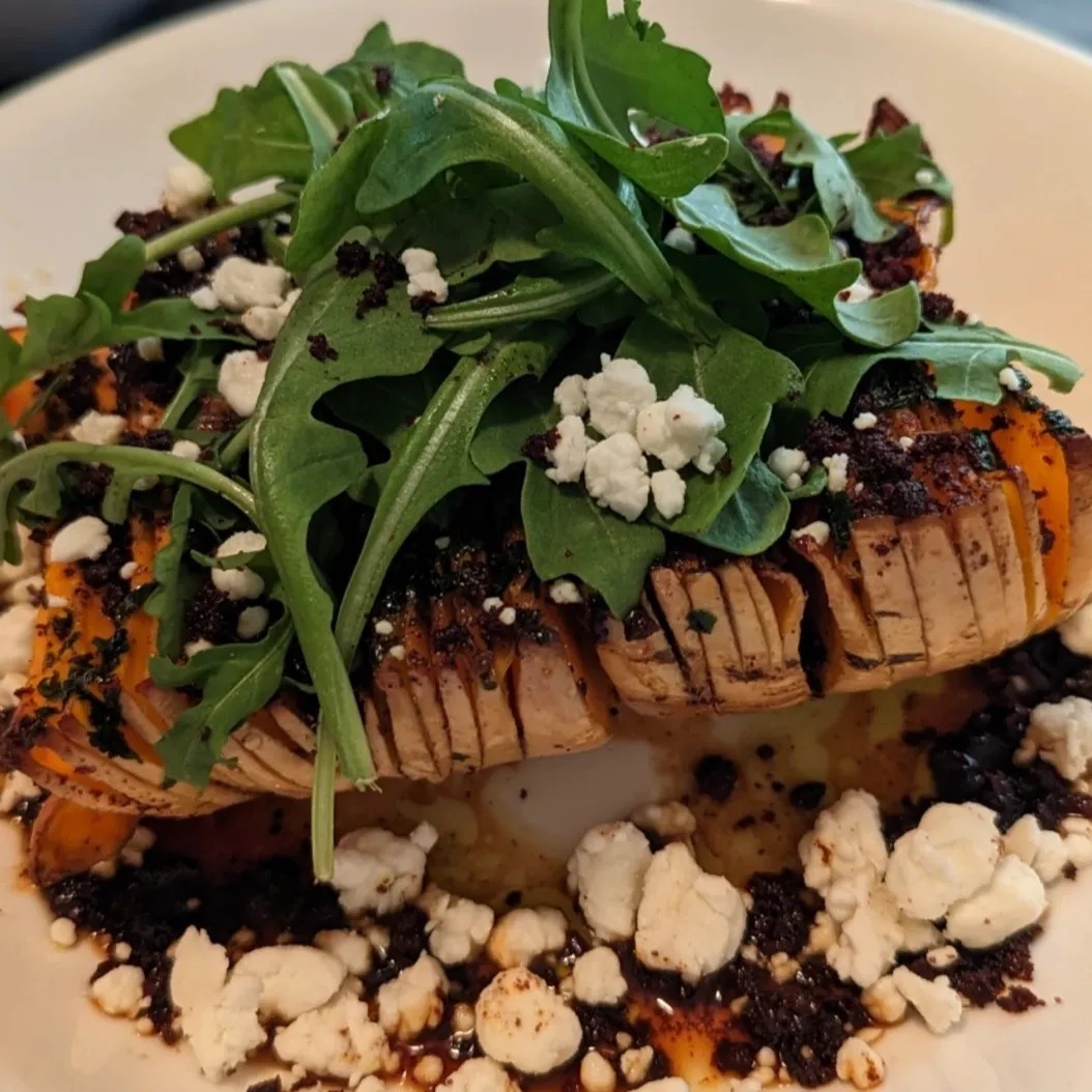 Image alt description