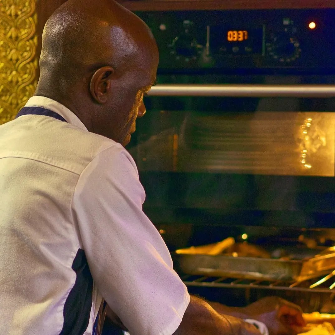 Image alt description