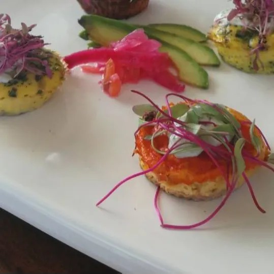 Image alt description