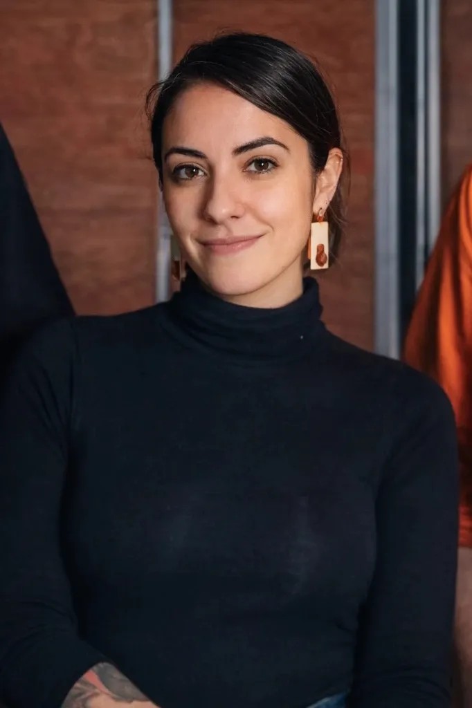 Image alt description