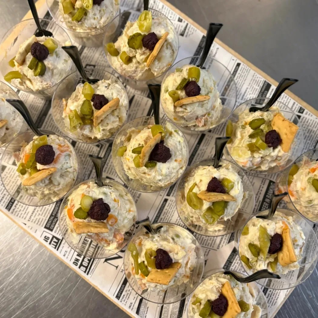 Image alt description