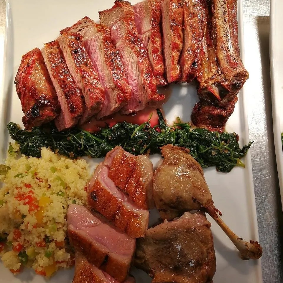 Image alt description