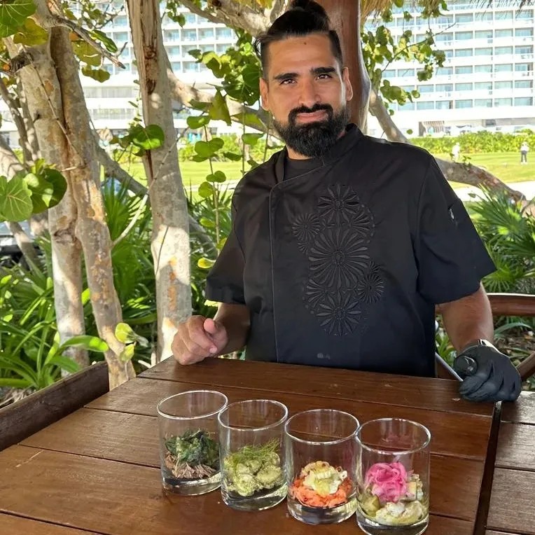 Image alt description