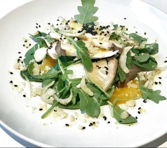 Image alt description