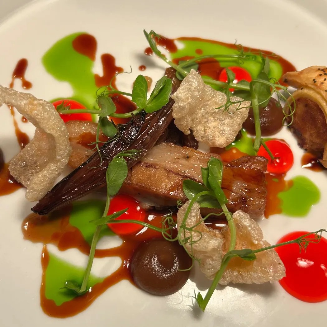 Image alt description