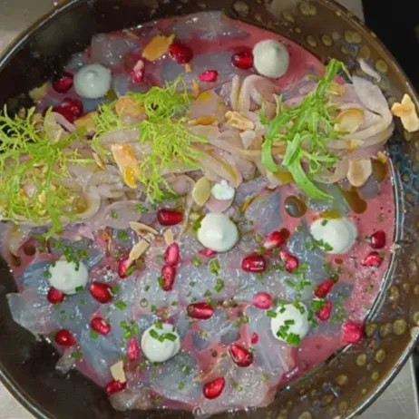 Image alt description