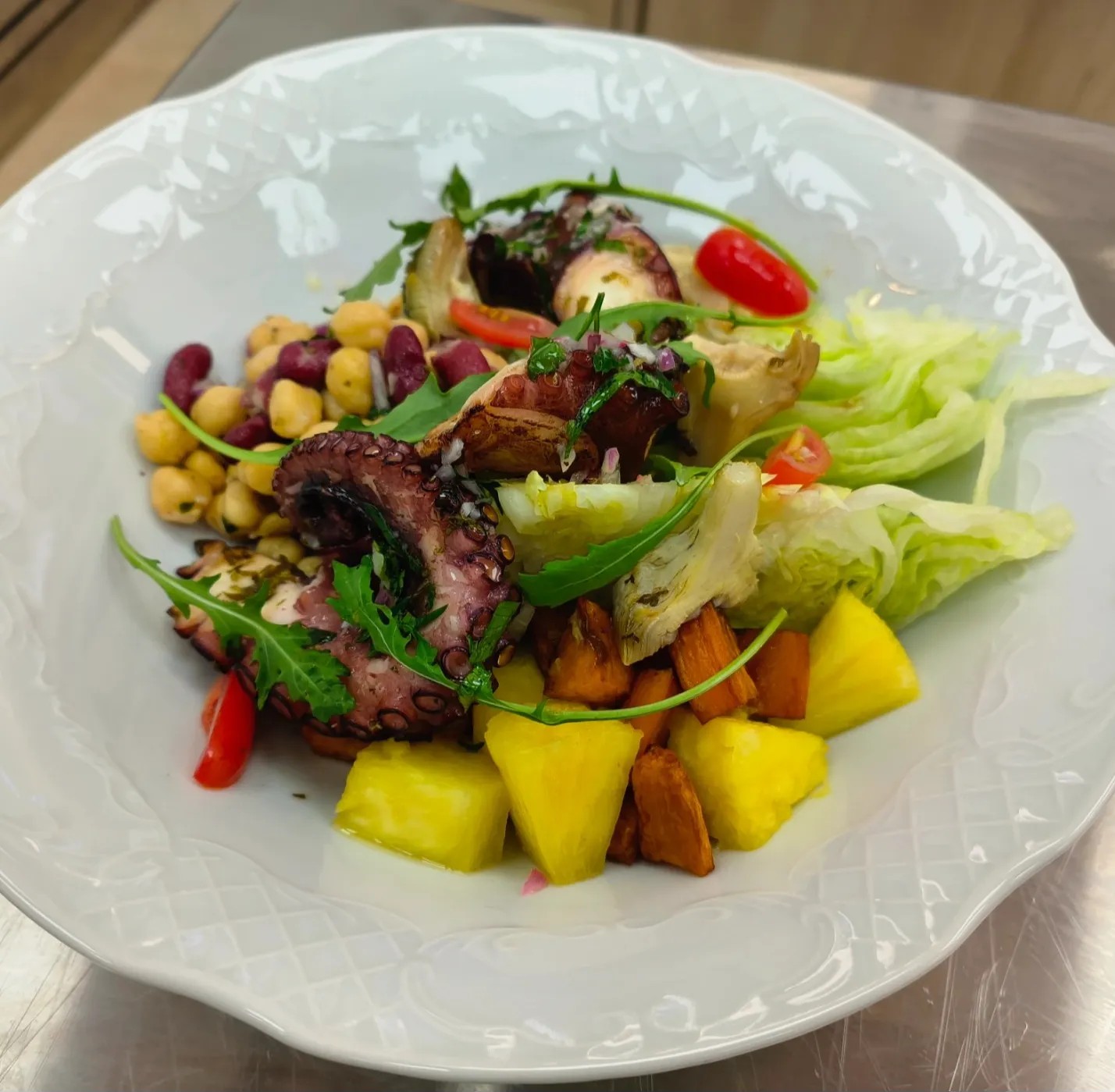 Image alt description