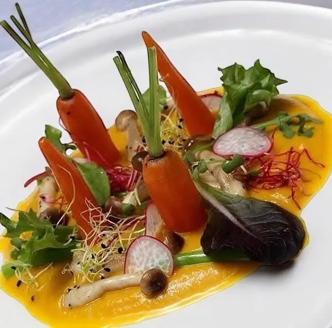 Image alt description