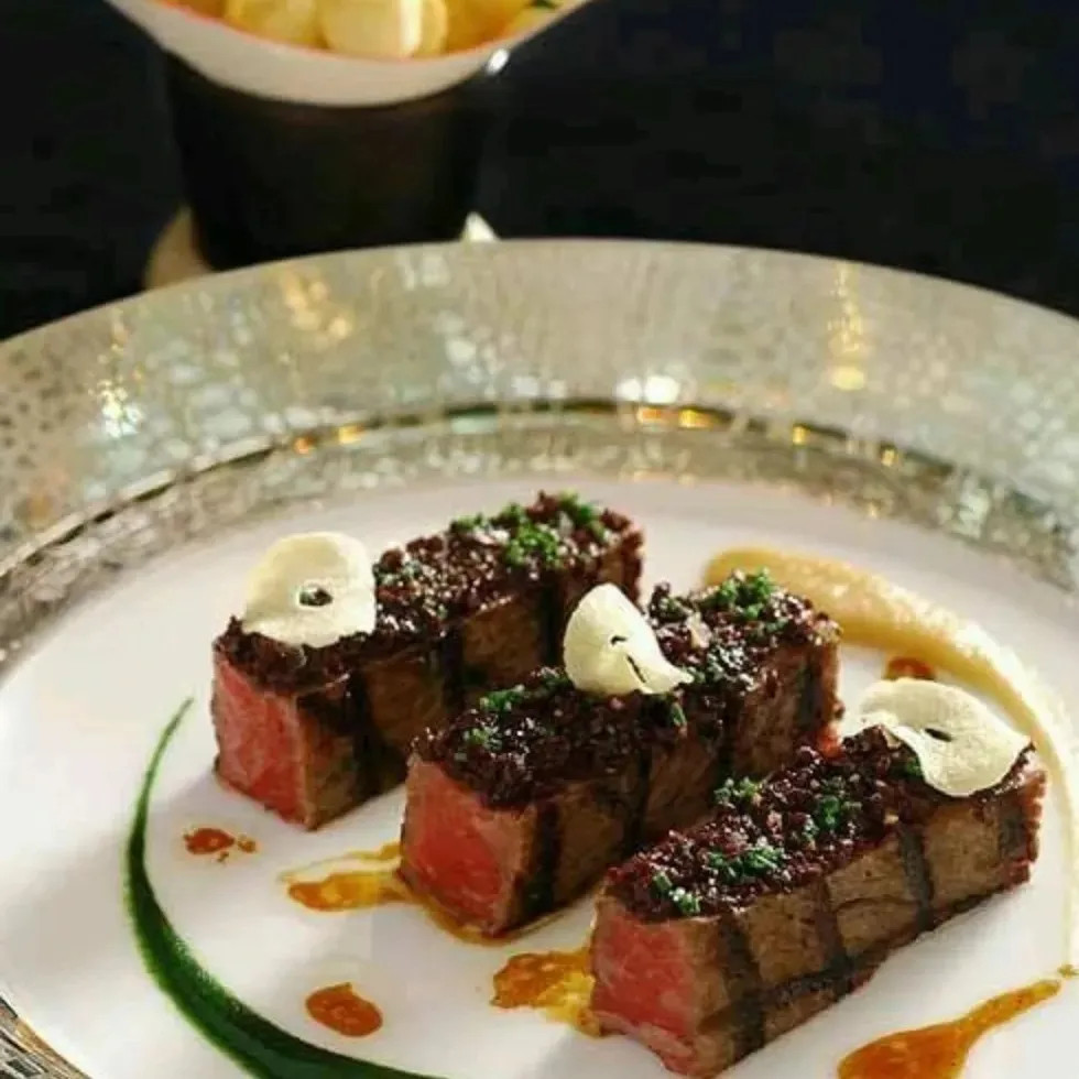 Image alt description