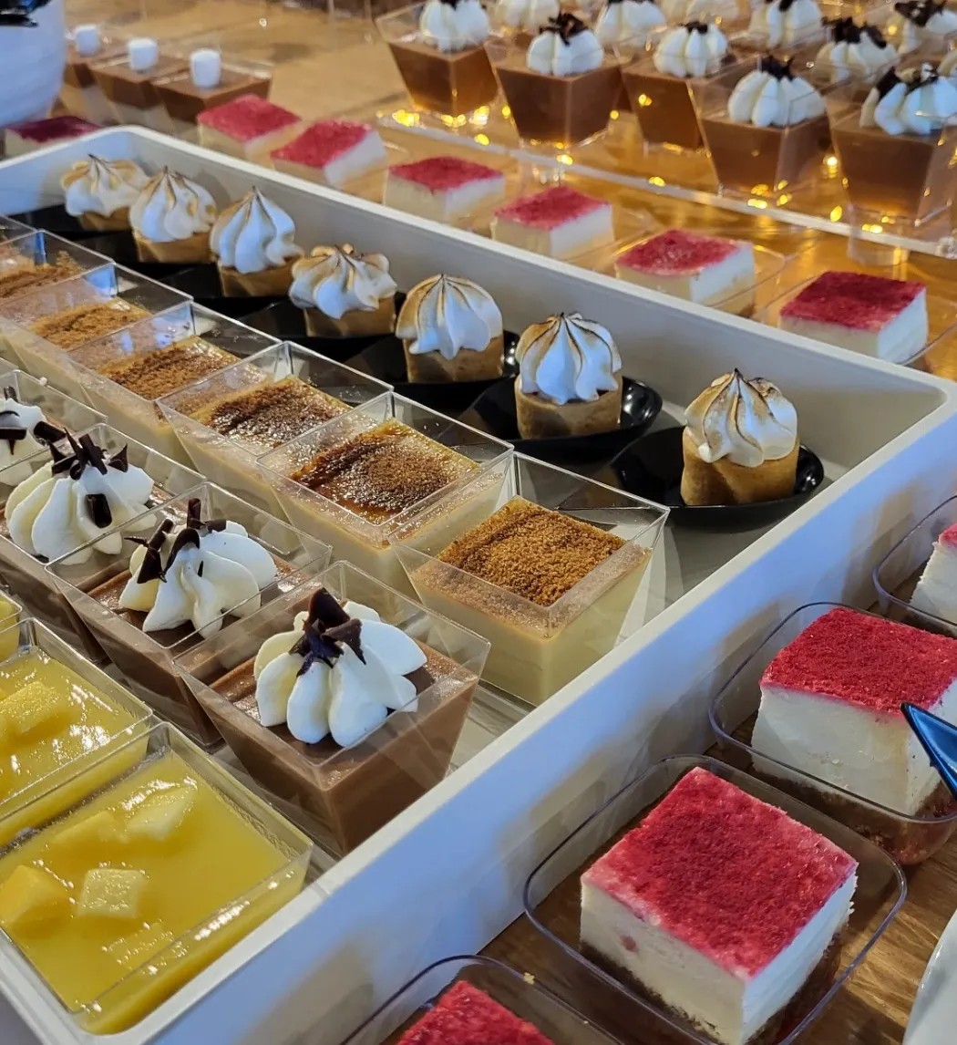 Image alt description