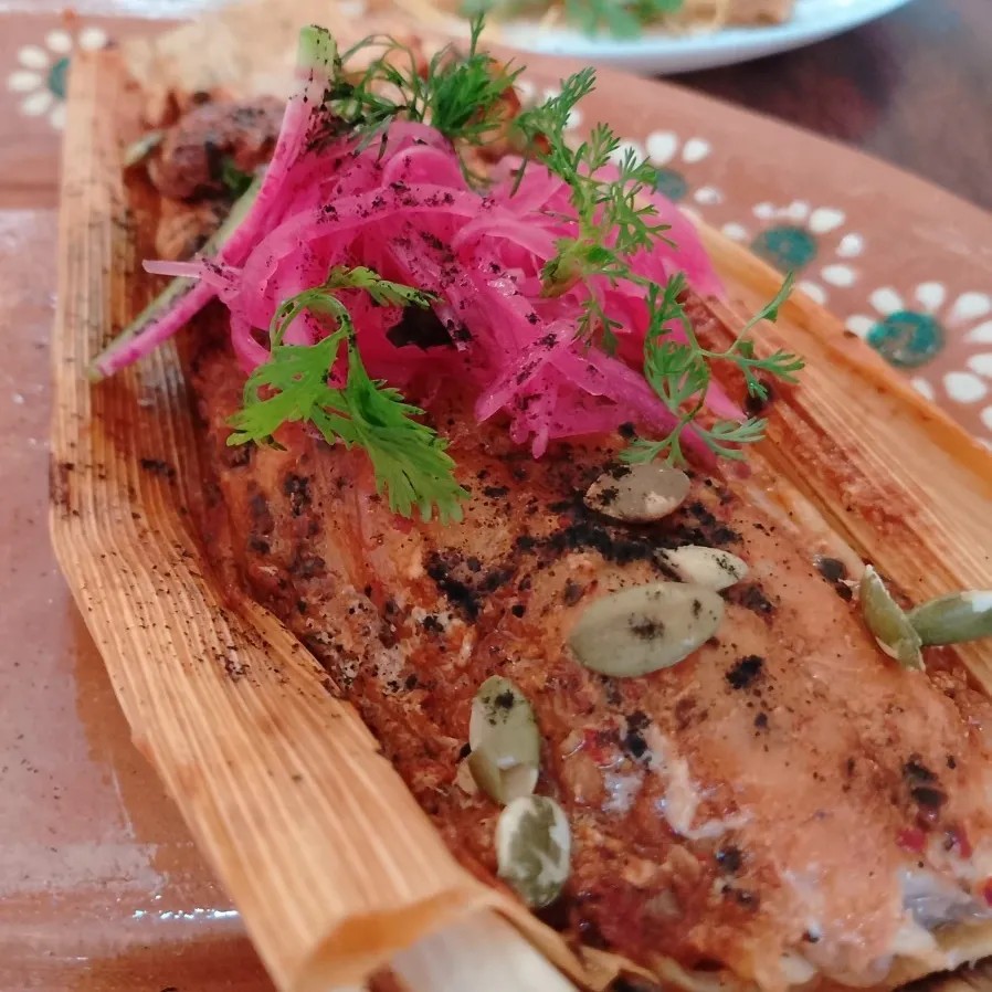 Image alt description