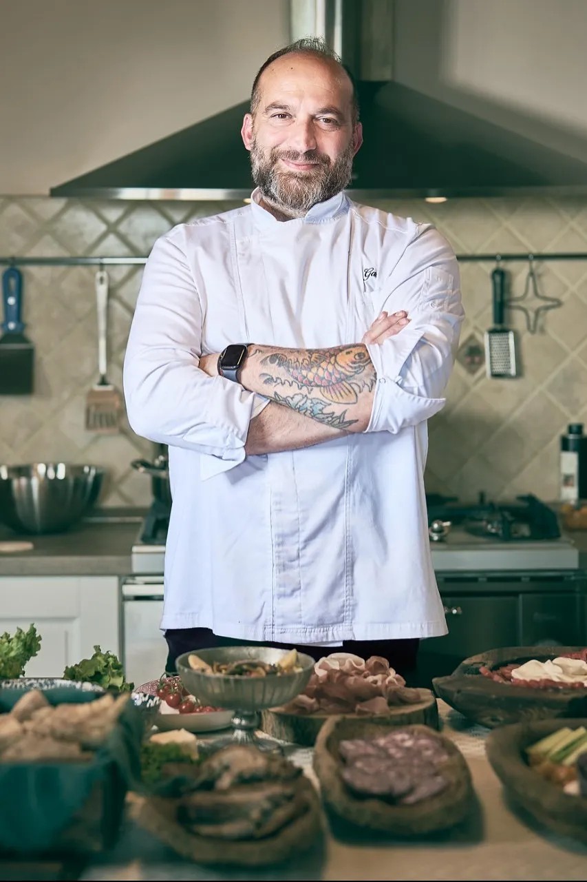 Image alt description