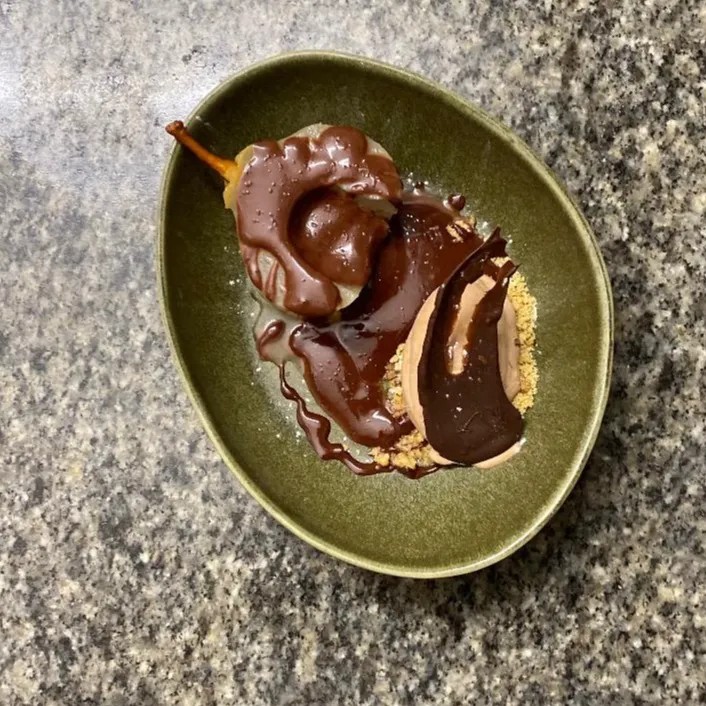 Image alt description