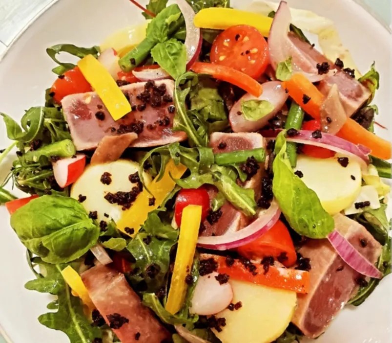 Image alt description