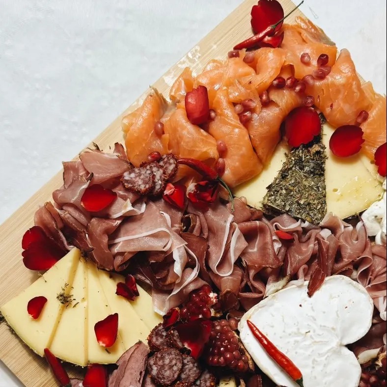 Image alt description