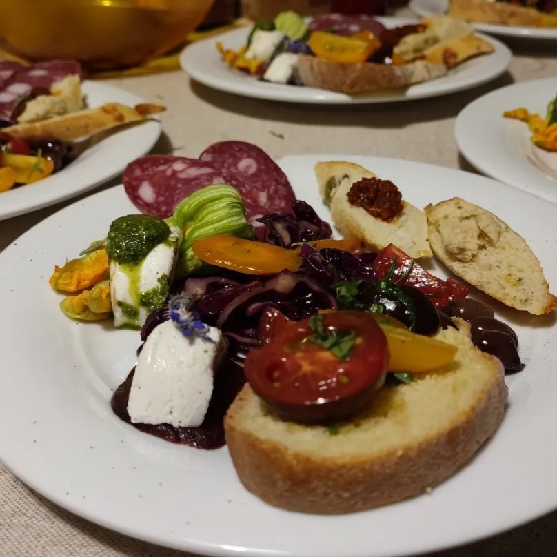 Image alt description