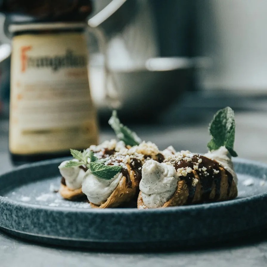 Image alt description