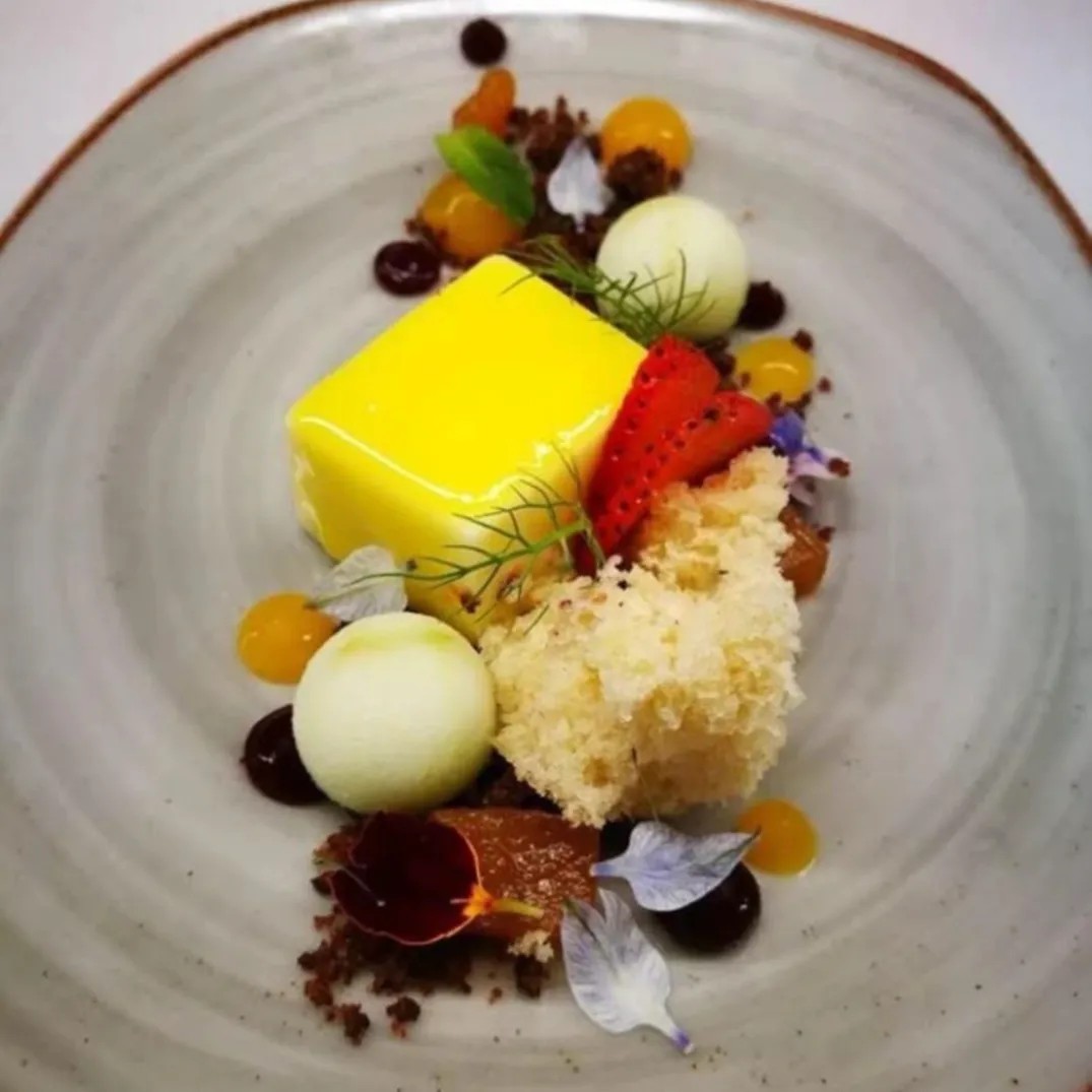 Image alt description