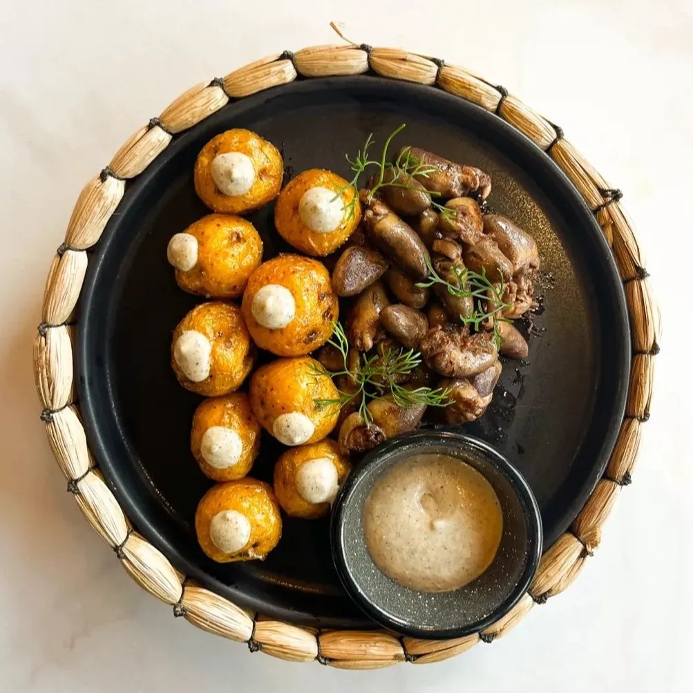 Image alt description