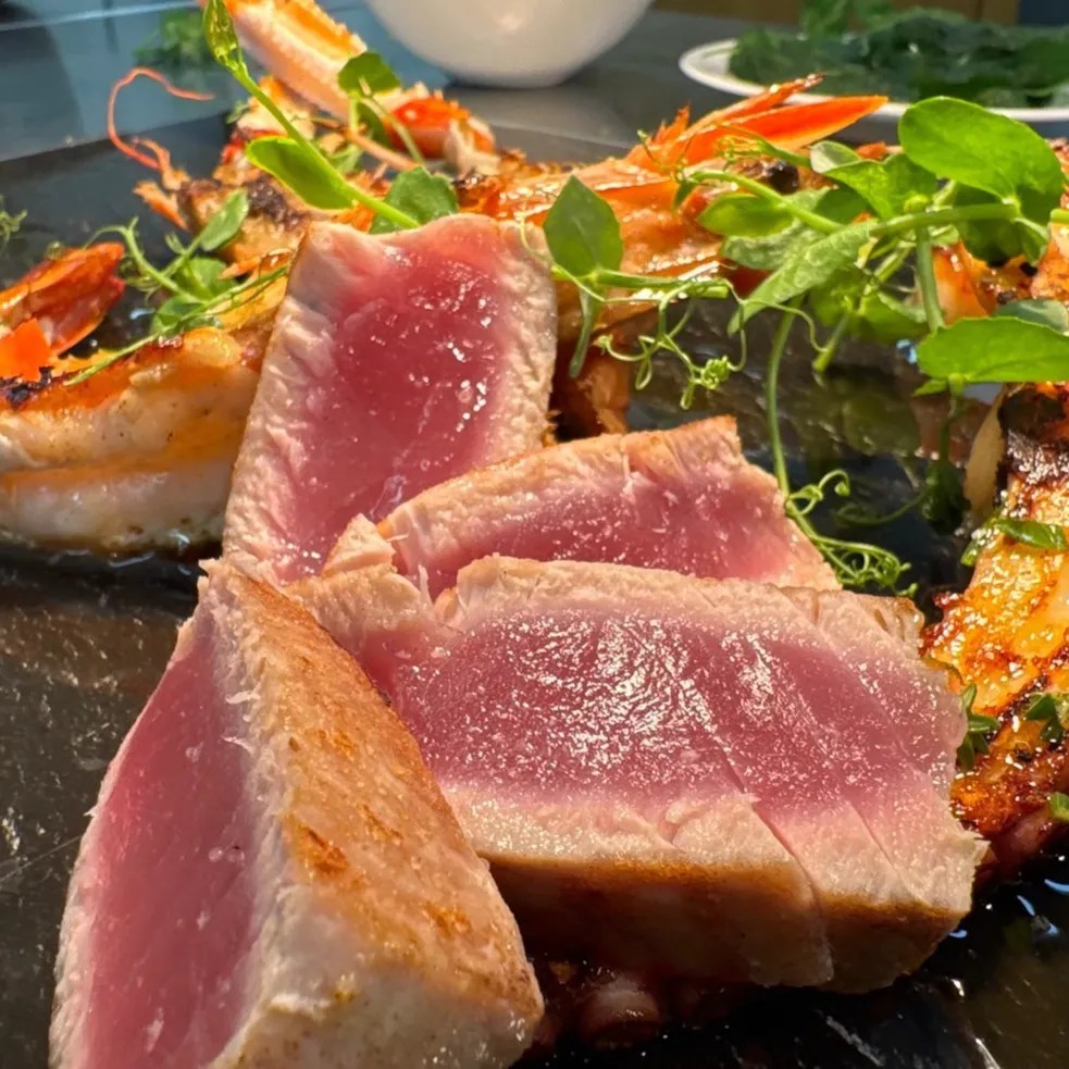 Image alt description