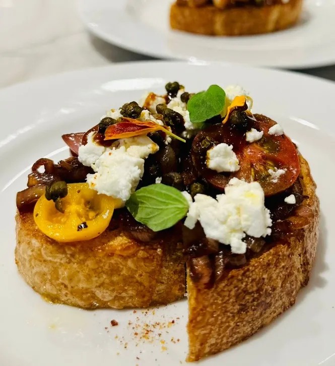 Image alt description