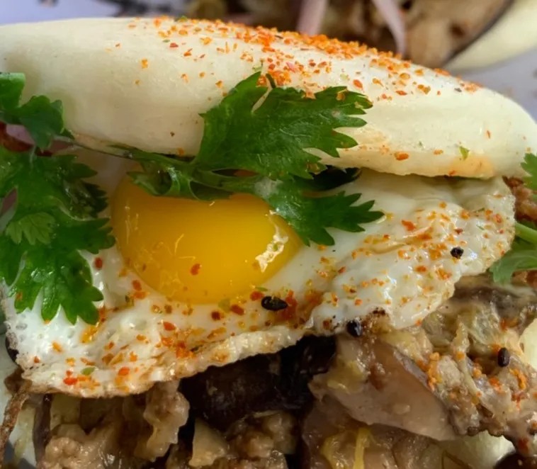 Image alt description