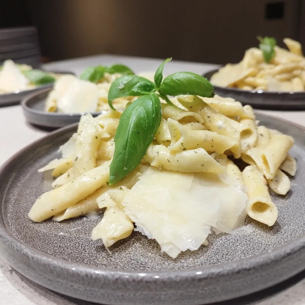 Image alt description