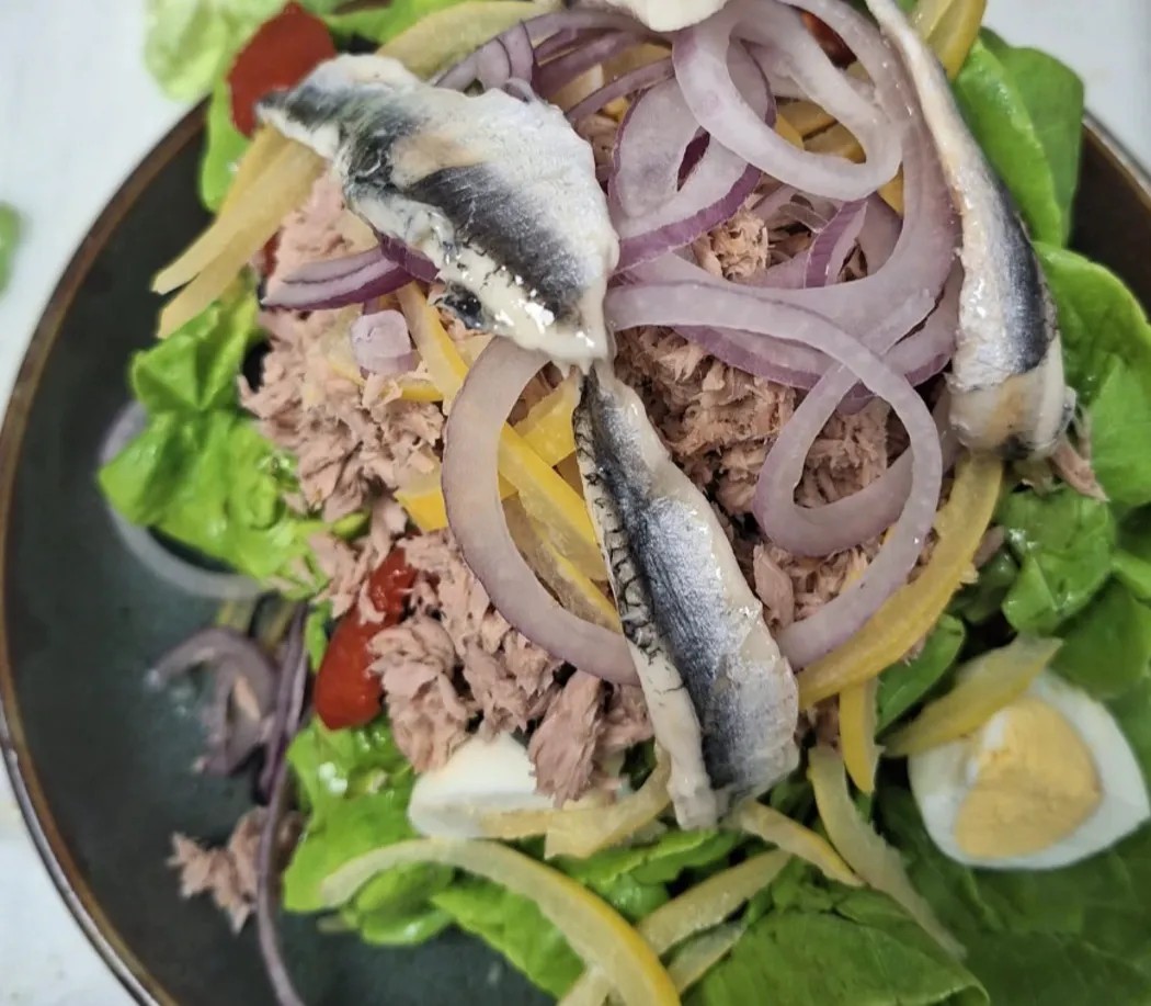 Image alt description