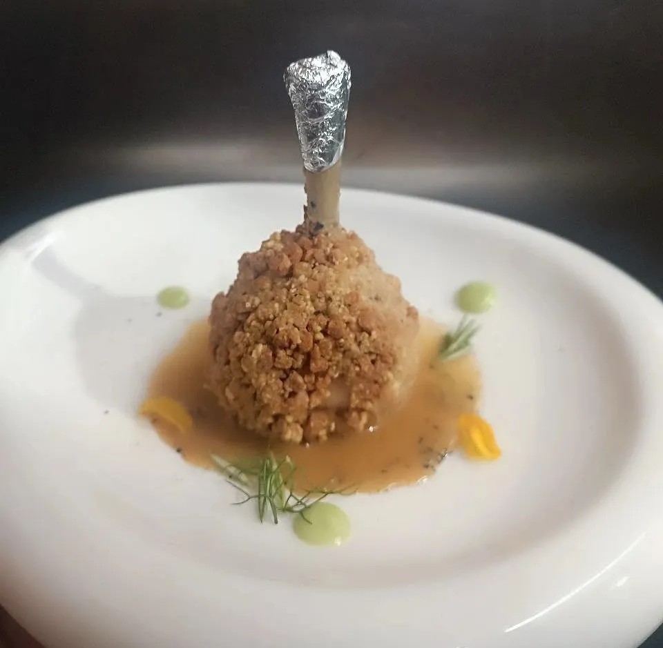 Image alt description