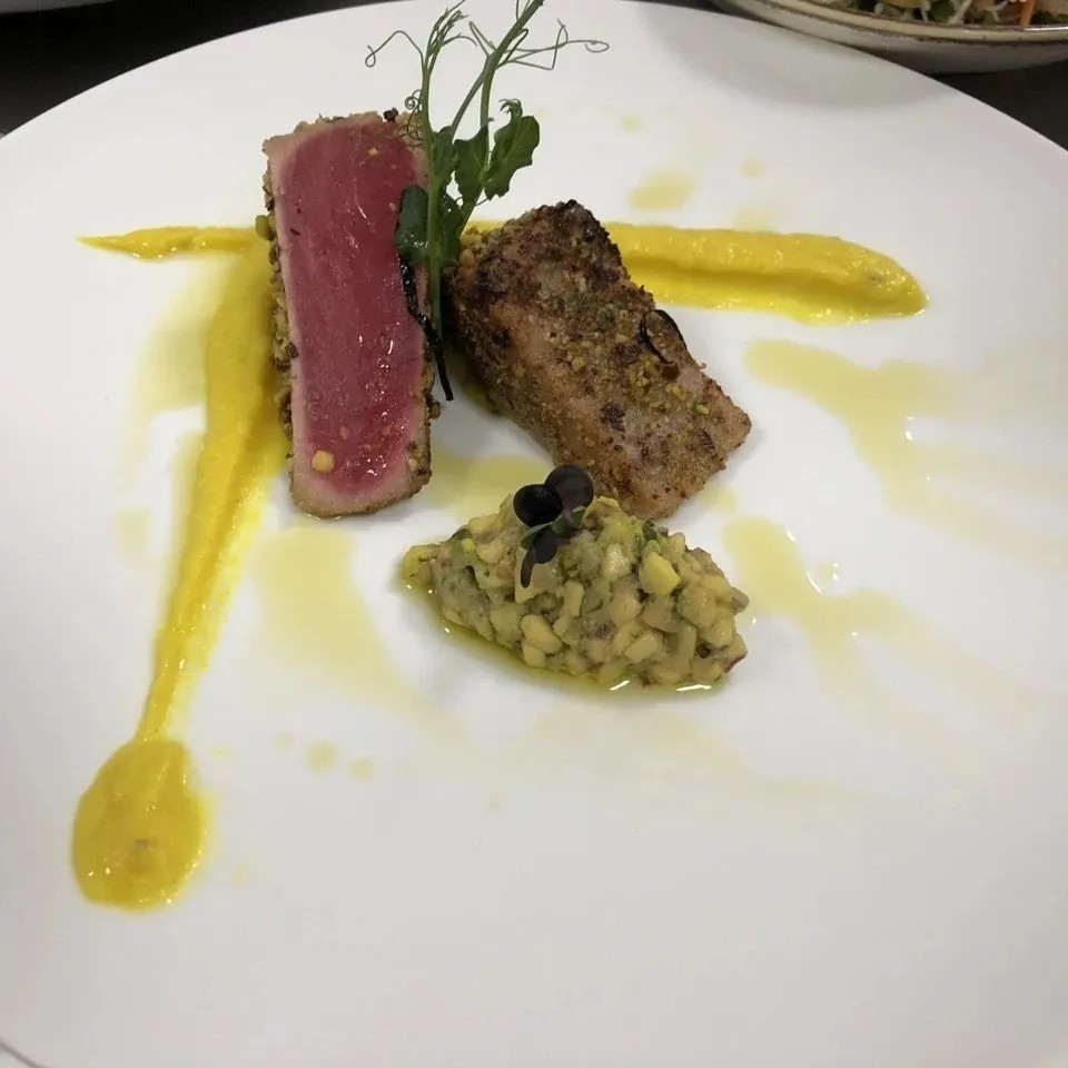 Image alt description