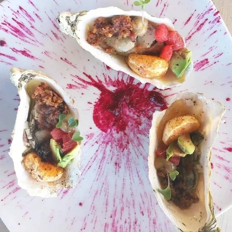 Image alt description