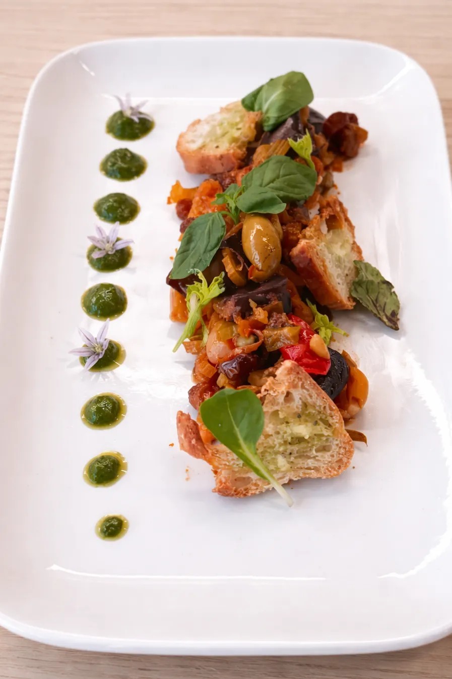 Image alt description