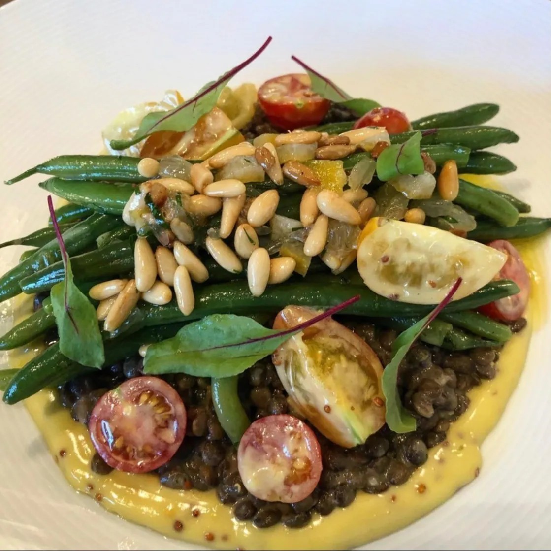 Image alt description