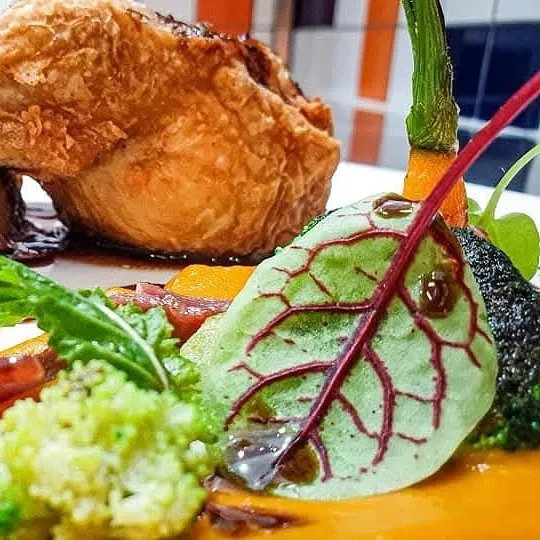 Image alt description