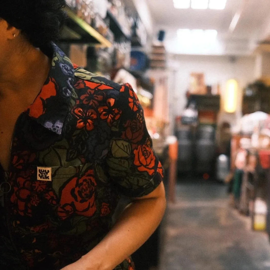 Image alt description