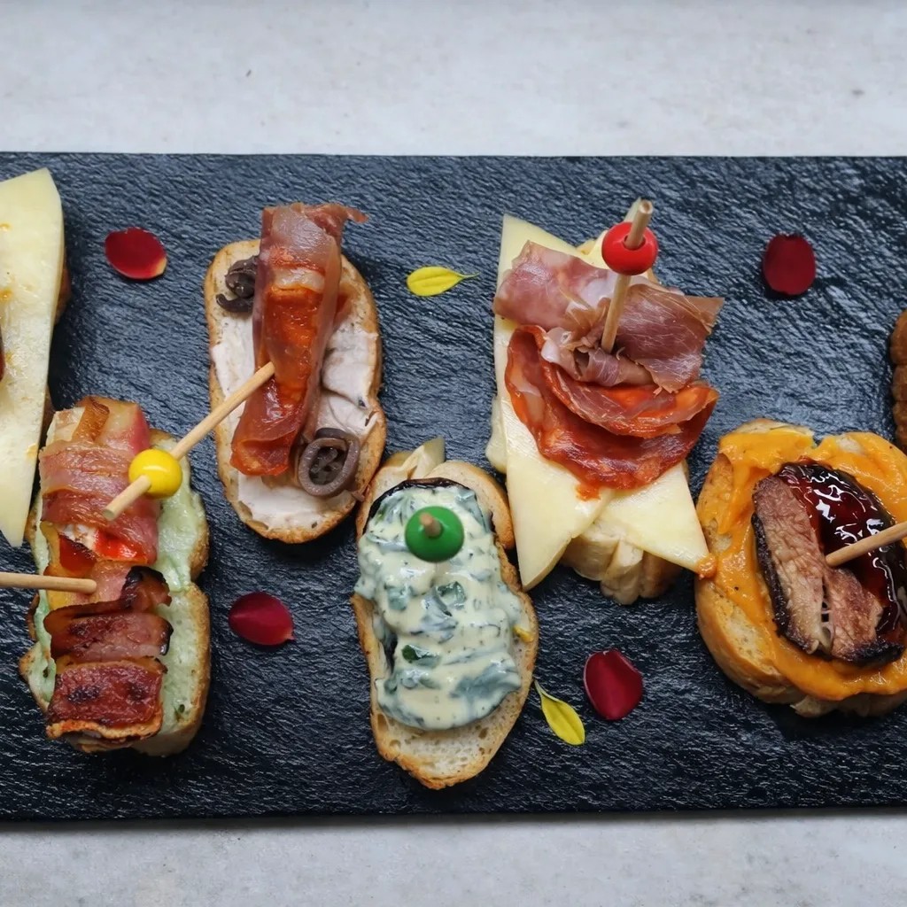 Image alt description