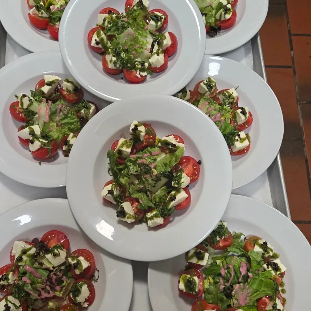 Image alt description