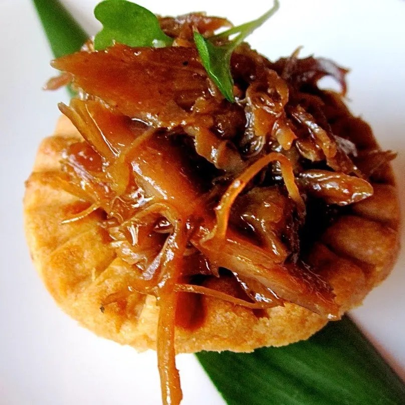 Image alt description