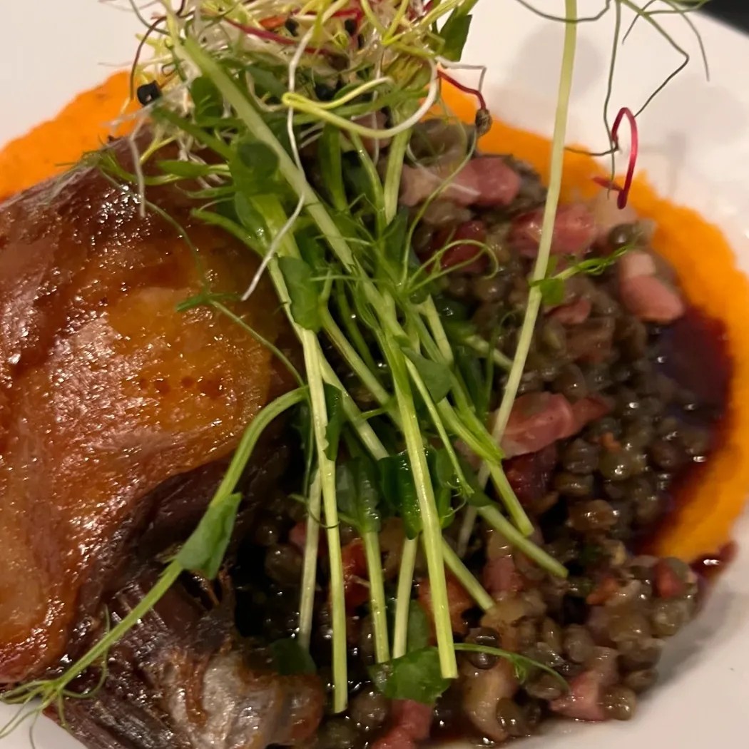 Image alt description