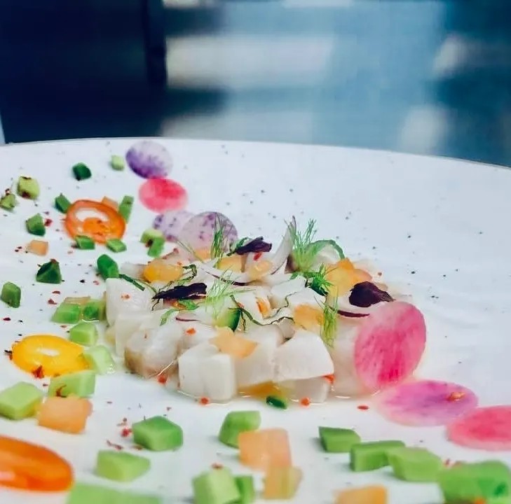 Image alt description