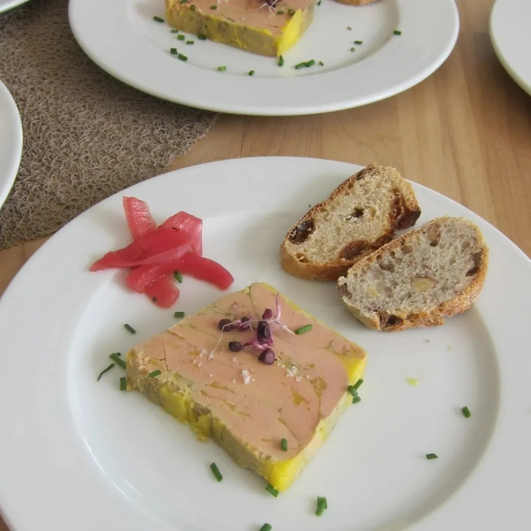 Image alt description