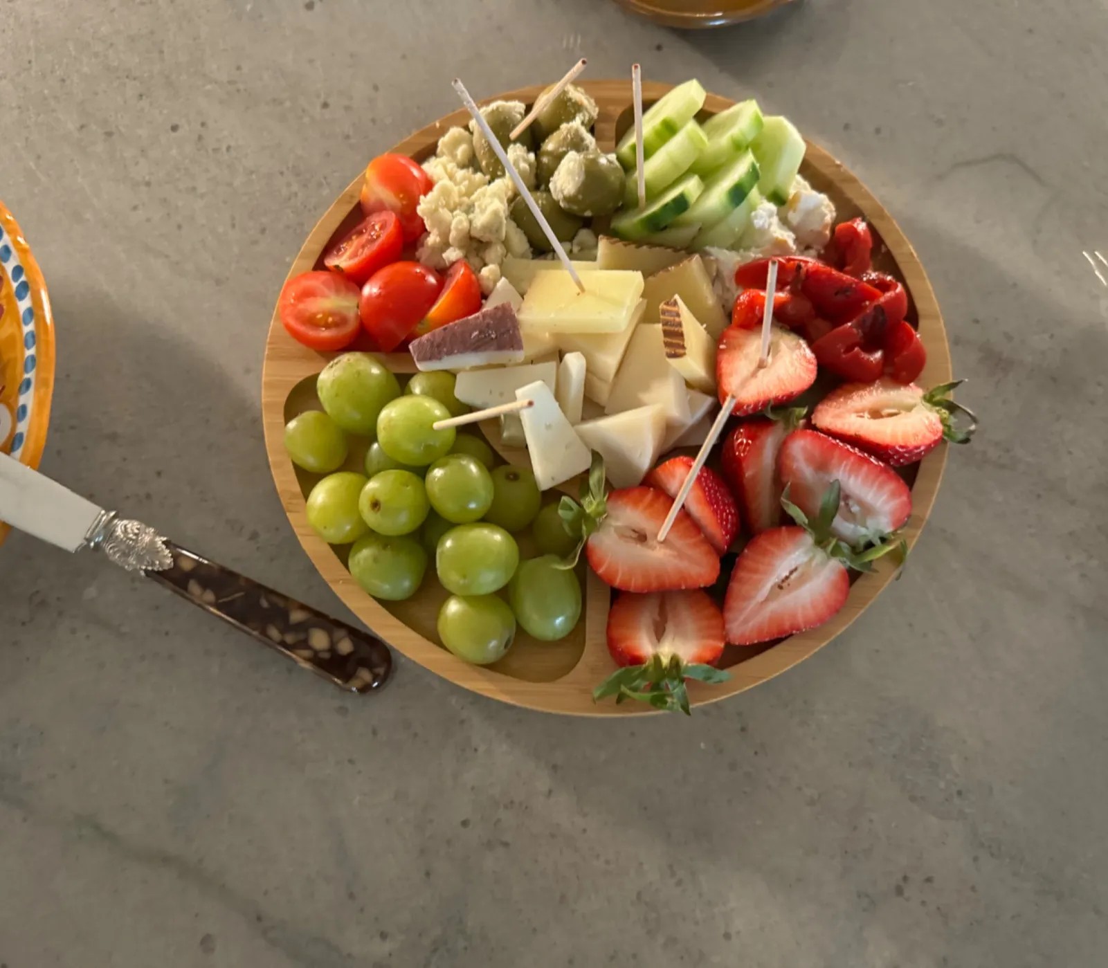 Image alt description